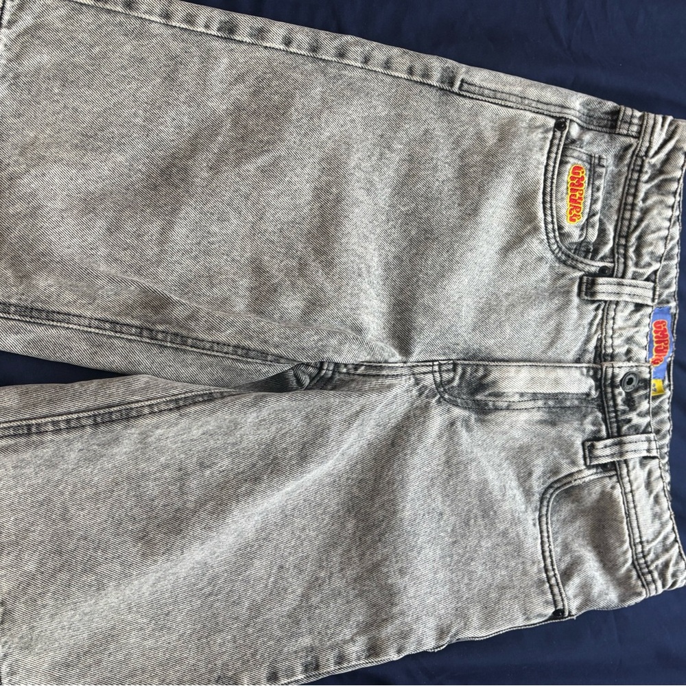 Empyre Gray Relaxed Jeans with Casual Stonewashed Look